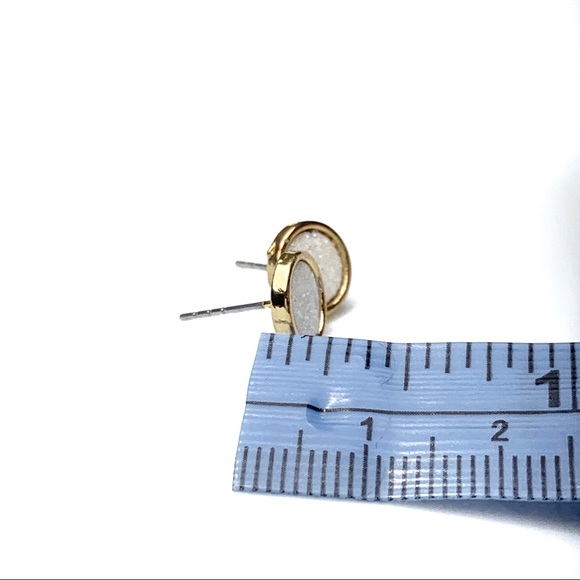 New without tags! Circle stud earrings - Picture 3 of 5